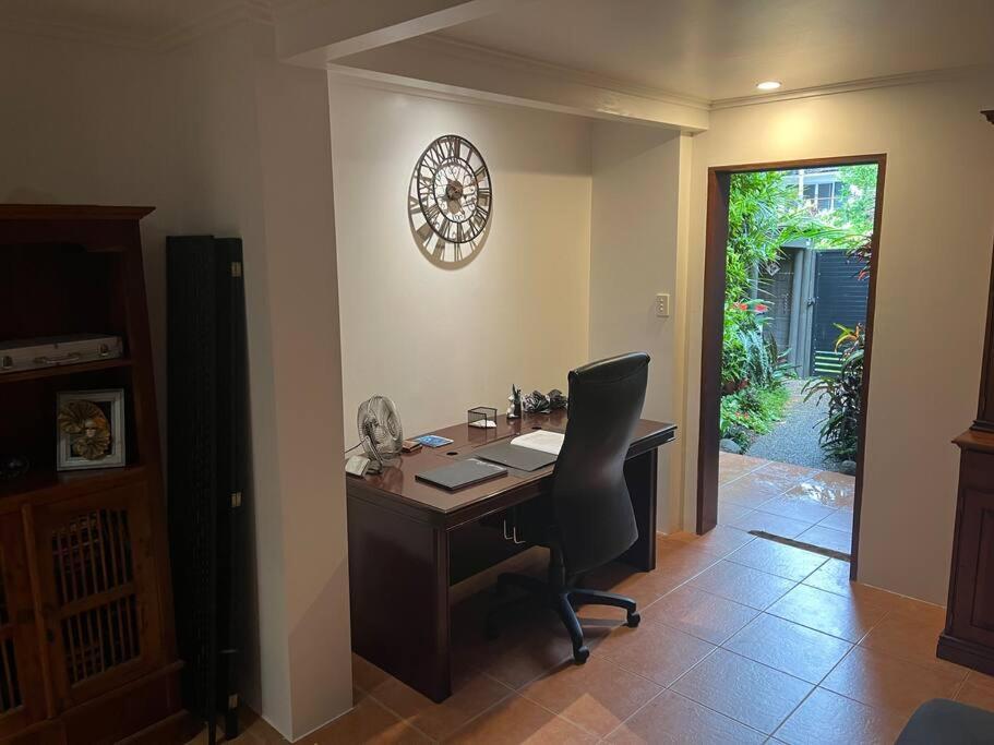 Oasis, In Leafy Whitfield. Villa Edge Hill Bagian luar foto
