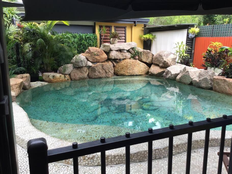 Oasis, In Leafy Whitfield. Villa Edge Hill Bagian luar foto
