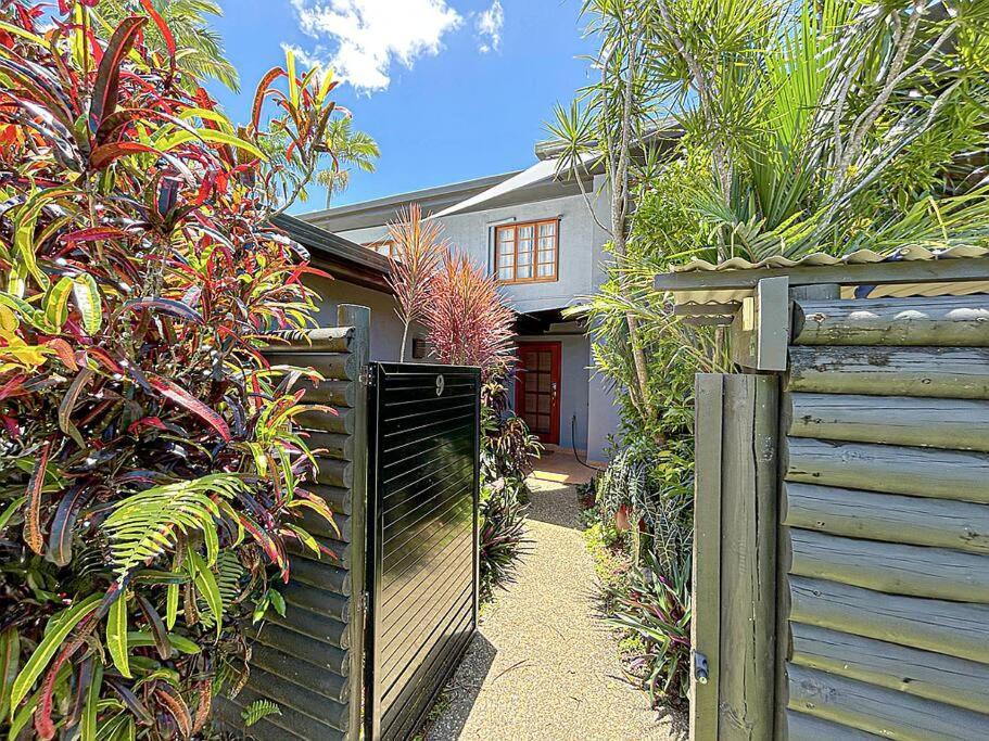 Oasis, In Leafy Whitfield. Villa Edge Hill Bagian luar foto